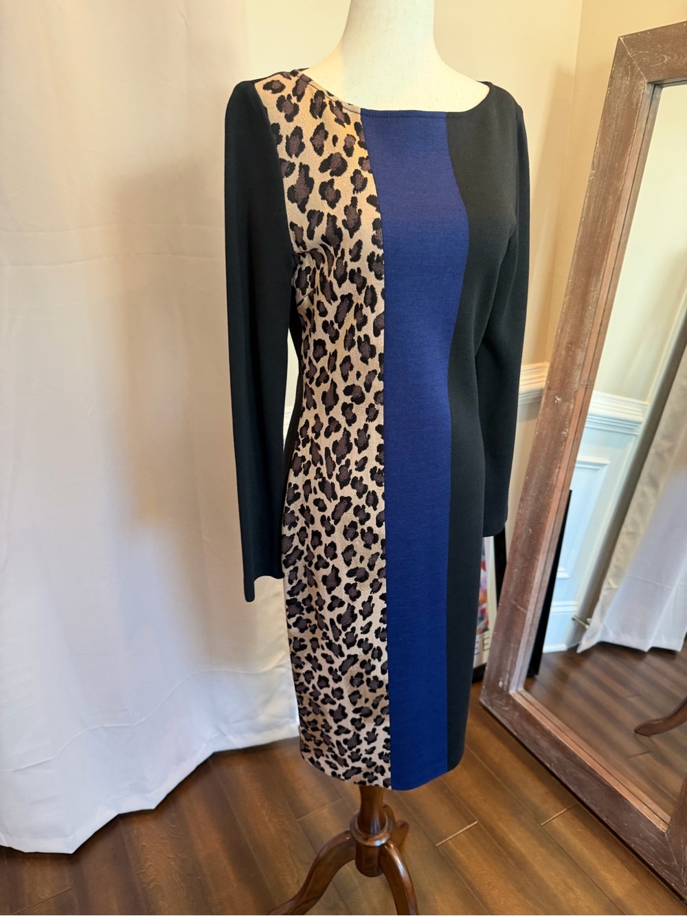 ST.JOHN DRESS - Picture 3 of 11